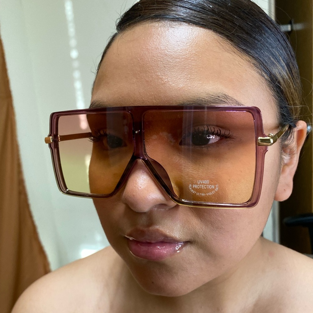 BROWN SUNGLASSES